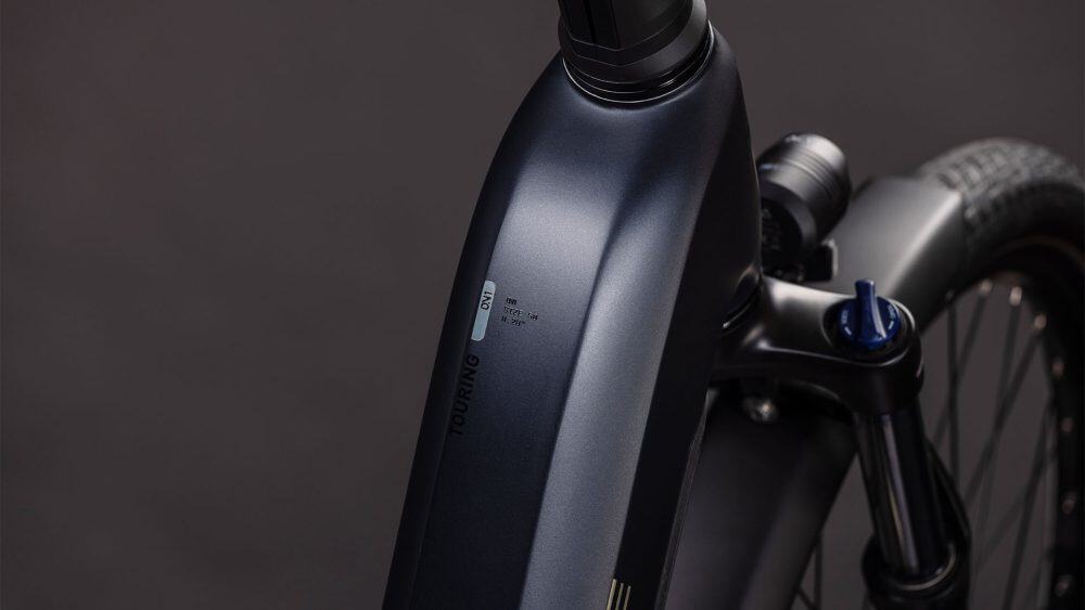 CUBE Touring Hybrid ONE 600 Easy Entry COAL´N´CHROME